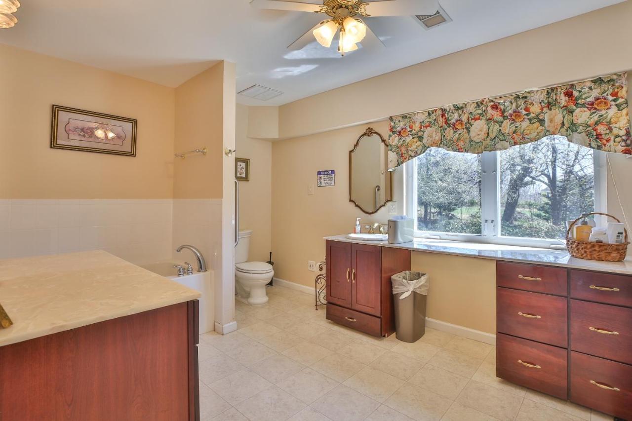 Bed & Breakfast Purcellville Home *